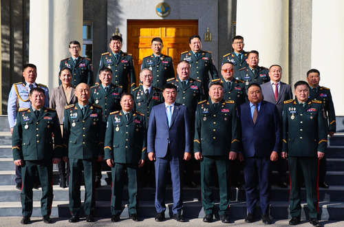 ЗЭВСЭГТ ХҮЧИН ХОЁР ГАВЬЯАТ, НЭГ ХОШУУЧ ГЕНЕРАЛ, ДӨРВӨН БРИГАДЫН ГЕНЕРАЛААР БҮЛ НЭМЛЭЭ